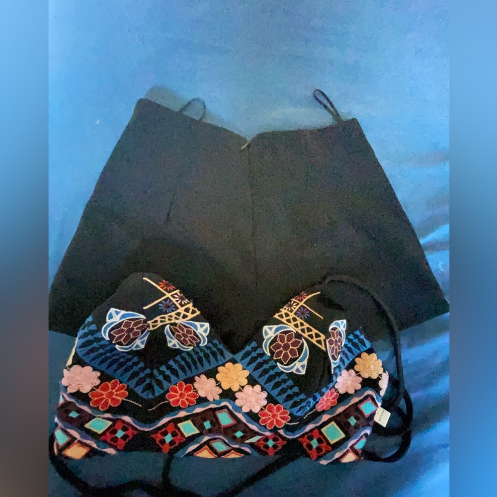 Embroidered Two Piece Set - Picture 4 of 5